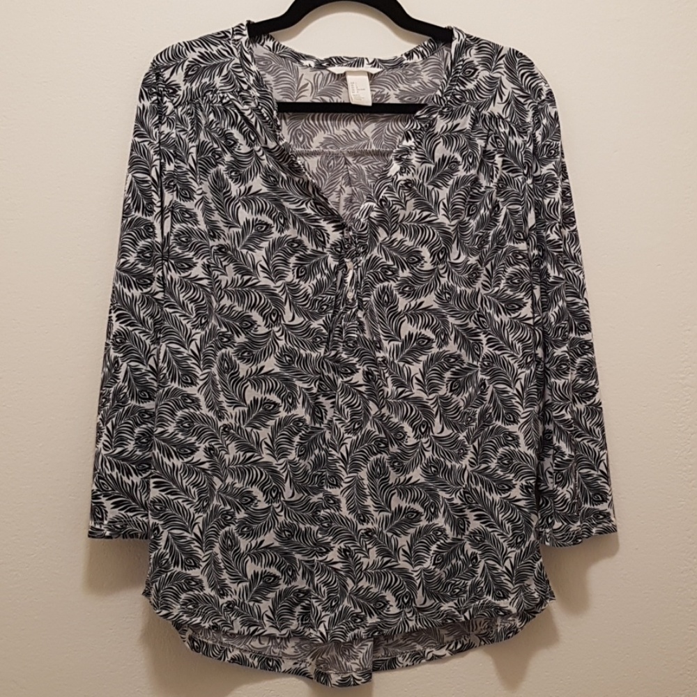 EUC H&M Peacock Feather Tshirt Blouse